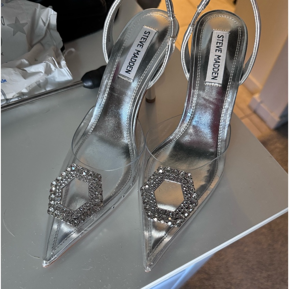 Steve Madden.
Worn once.

Great condition